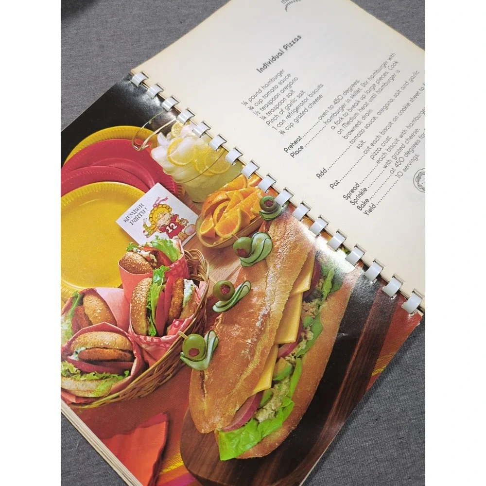VTG 1980 The Children's Cookbook A Beginner's Guide‎ To Cooking Spiral Bound